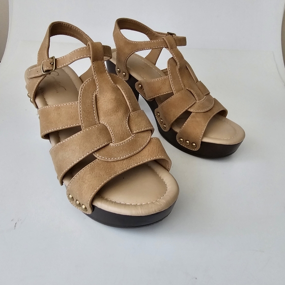 C Comfort Womens Sandals Tan Slingback Size 7 Casual Platform Thick Heel - Picture 1 of 9